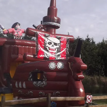 Mobil-home Pour 8 Pers. Avec Terrasse A Saint-sornin - Api-1-52-461 * Saint-Sornin